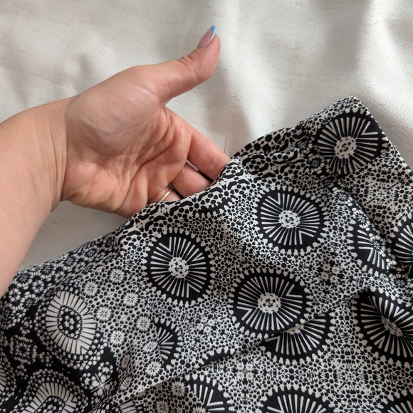 2/$20 Dex Black and White Patterned Women Shorts - Picture 5 of 5